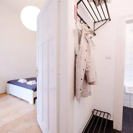 Ultra Central - Ac - Comfy Apartment